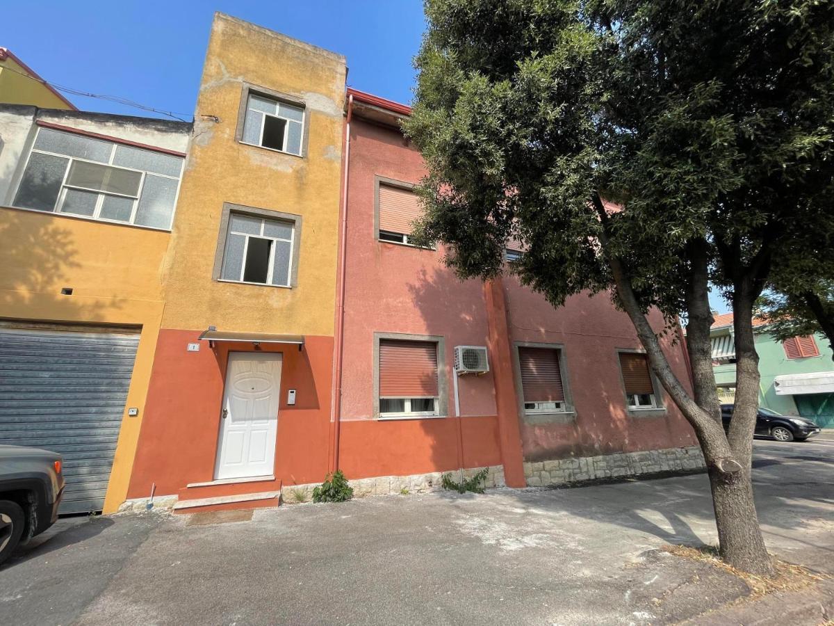 Appartamento Elegante Carbonia Exterior foto